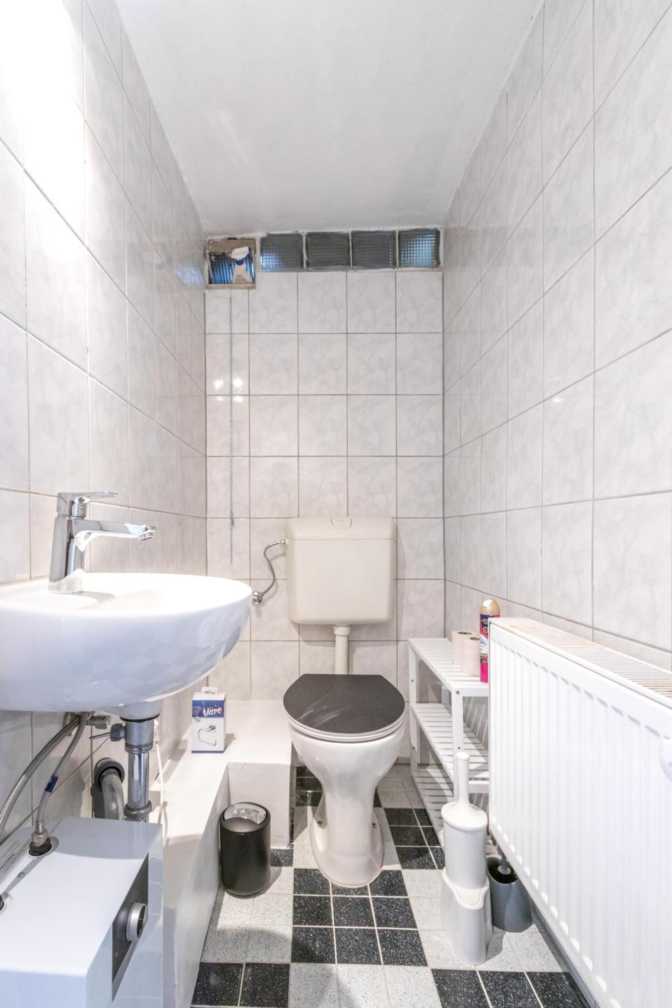 Monteurwohnung Fuer 4 Personen In Zentraler Lage Apartment *