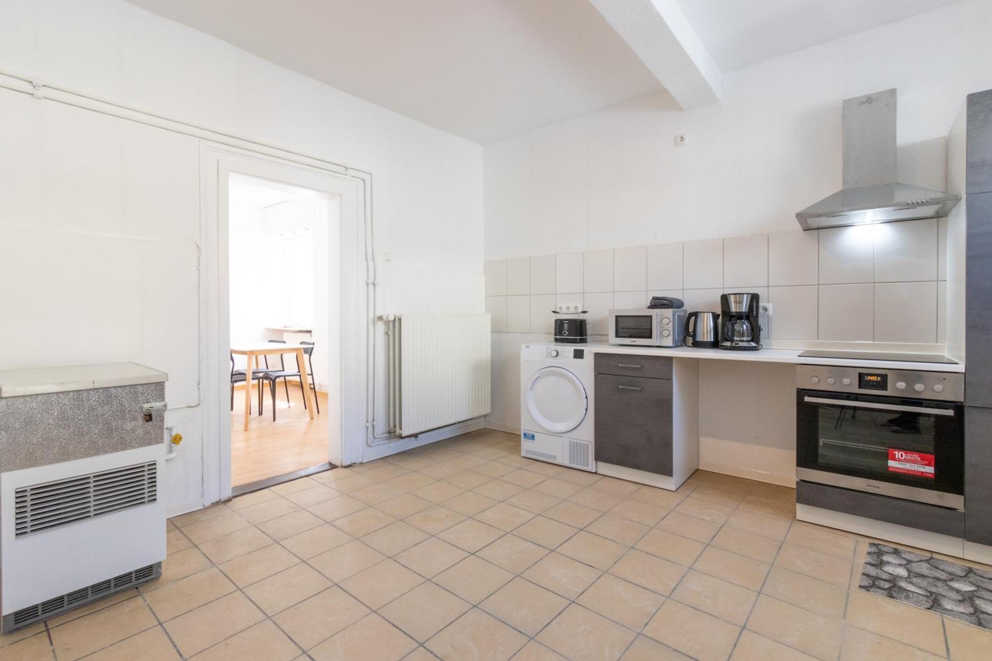 Monteurwohnung Fuer 4 Personen In Zentraler Lage Apartment